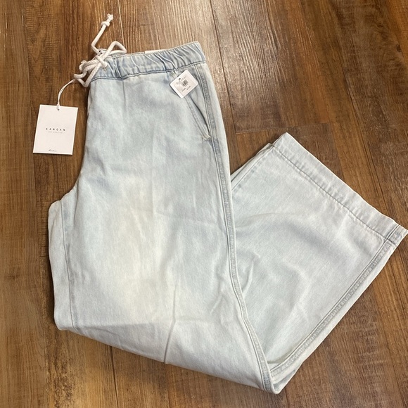 KanCan so sweet drawstring wide leg light wash jeans size 7 NWT - Picture 2 of 9